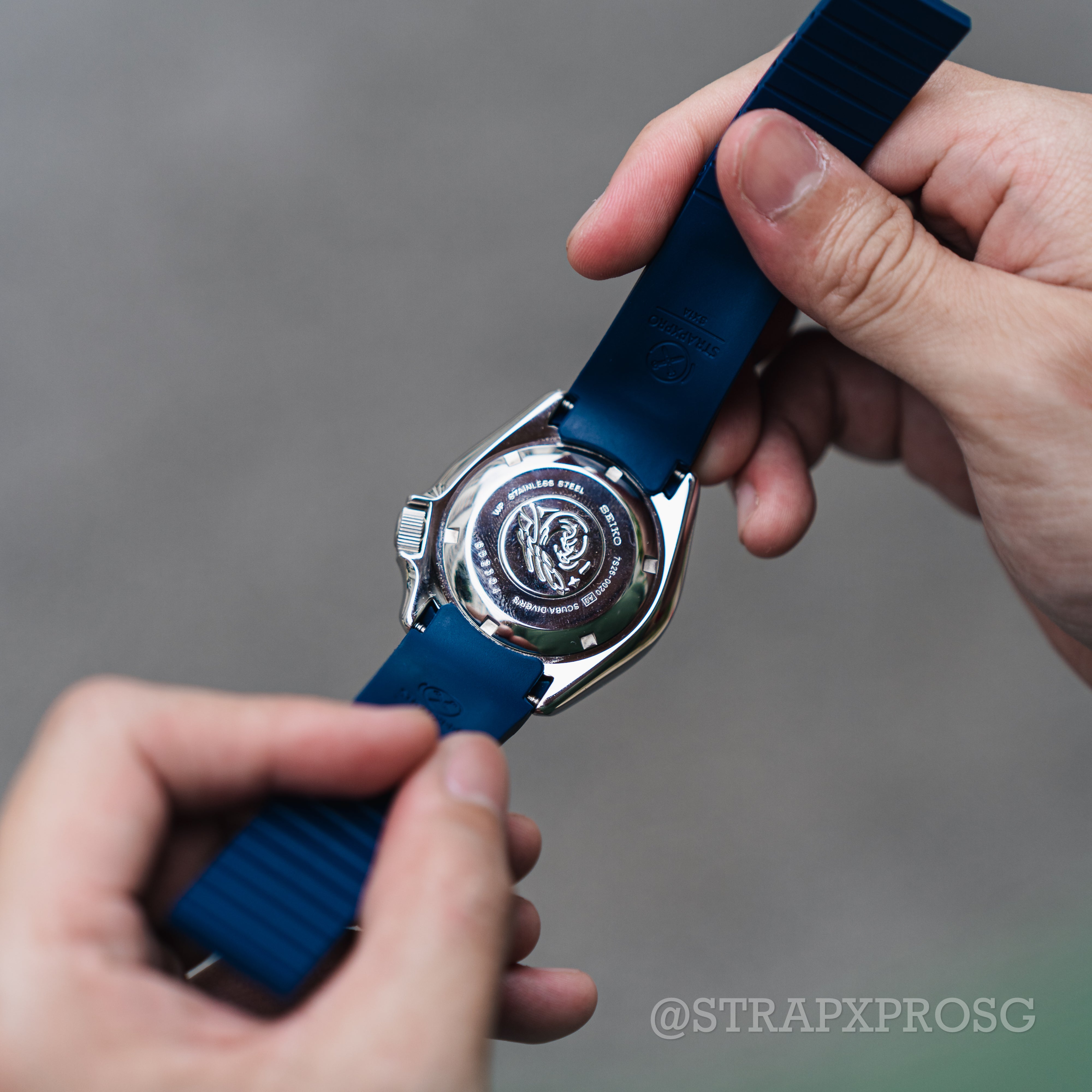 StrapXPro Curved End Rubber Strap for Seiko SKX 5KX in Navy 22mm