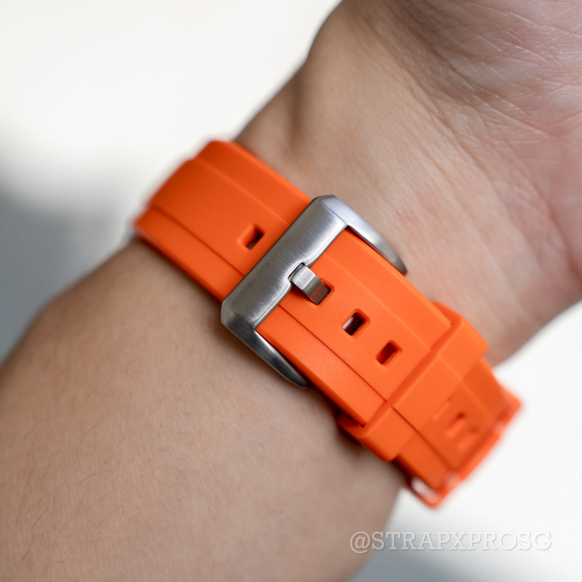StrapXPro Curved End Rubber Strap for Seiko Monster (4th Gen) in Orange (20mm) - Nomad Watch Works MY
