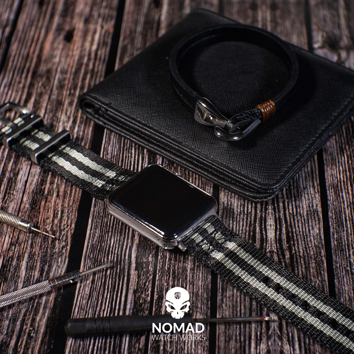 Lincoln Leather Bracelet in Black (Size M) - Nomad Watch Works Malaysia